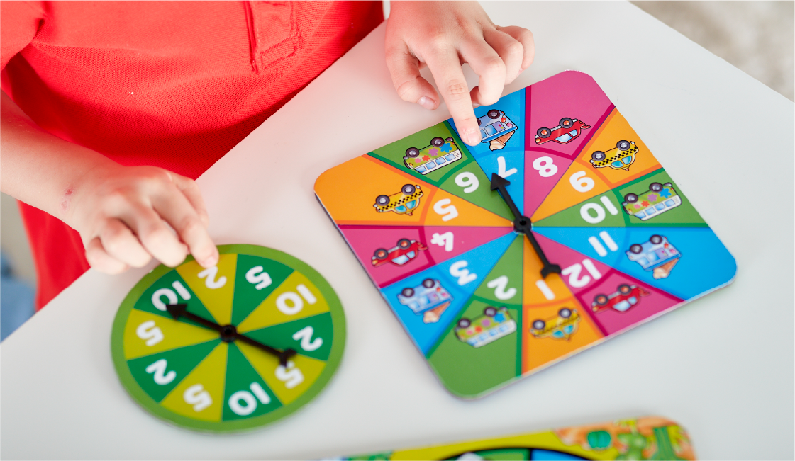 راهنمای انتخاب اسباب بازی مناسب برای کودکان 6 article a comprehensive guide to choosing toys clock toy