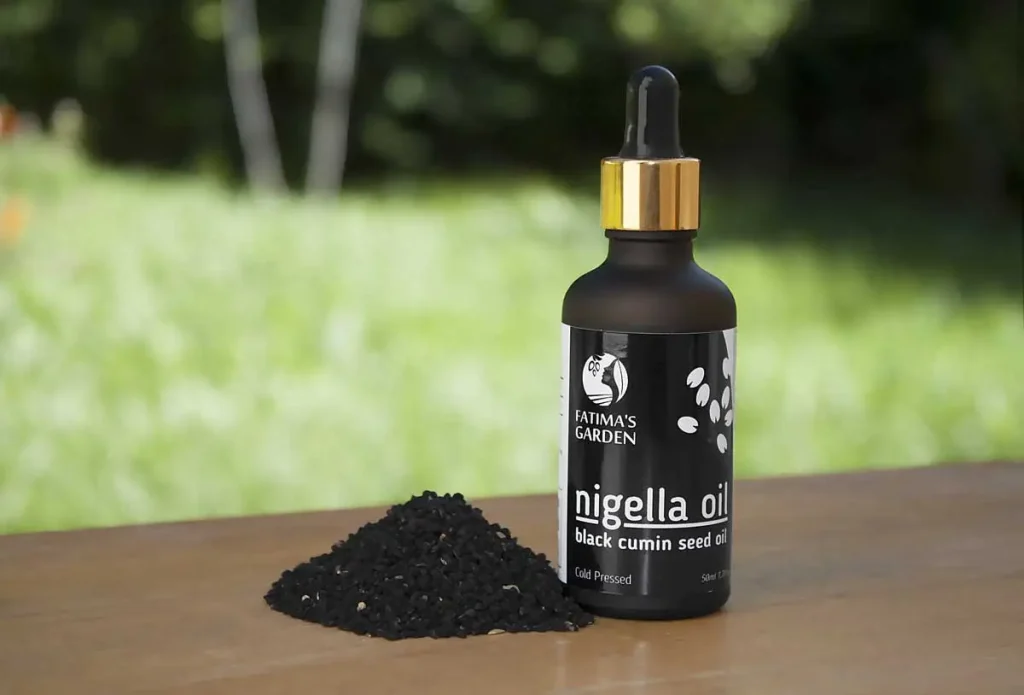 روغن سیاه دانه برای صورت؛ راز پوست سالم و شفاف 5 یک شیشه روغن سیاه دانه