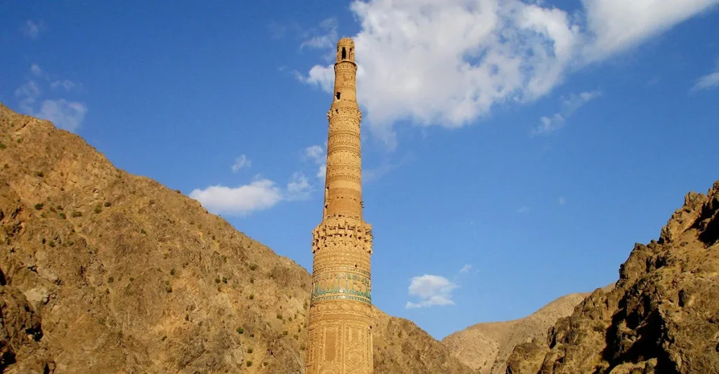 دیدار با جاذبه های گردشگری افغانستان 10 برج آجری منار جام در افغانستان