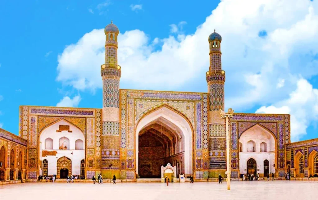 ۱۰ مکان تاریخی افغانستان از دوران باستان تا معاصر 9 مسجد جامع هرات در افغانستان