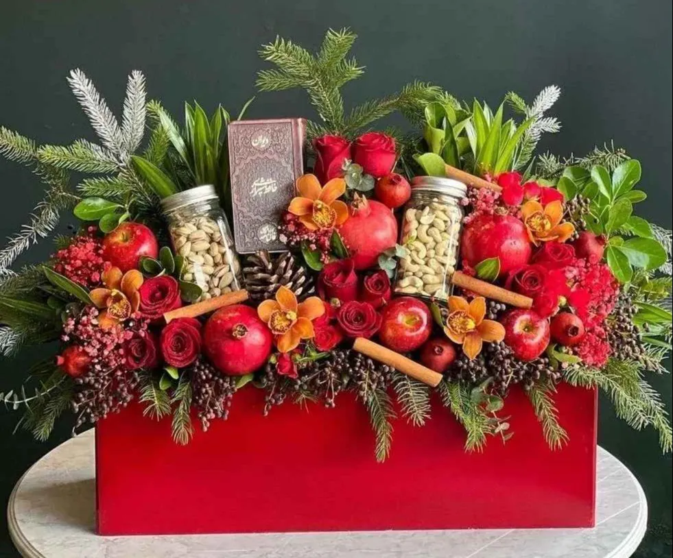 شب یلدا برای عروس چی ببریم؟ 2 باکس میوه و آجیل تزیینشده برای شب یلدایی عروس