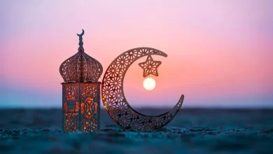 فضیلتهای ماه رمضان در احادیث 8 یک گنبد و ماه فلزی به عنوان نماد ماه رمضان