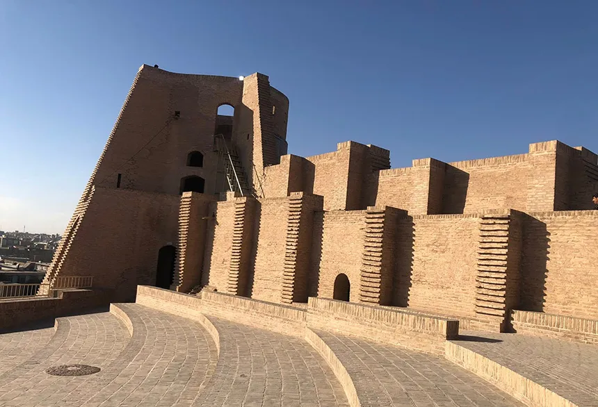 ارگ هرات؛ راهنمای جامع قلعه دوهزارو۳۰۰ساله افغانستان 4 نمایی از دیوارههای ارگ هرات