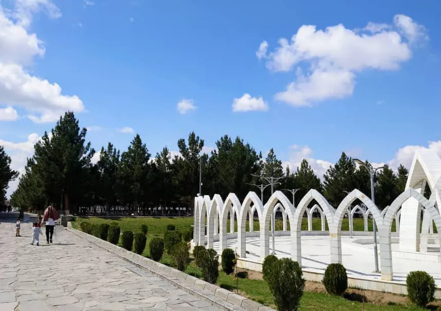 پارک وزیر محمد اکبرخان؛ تفرجگاهی بر فراز یک تپه تاریخی 5 داخل پارک وزیر اکبر خان کابل